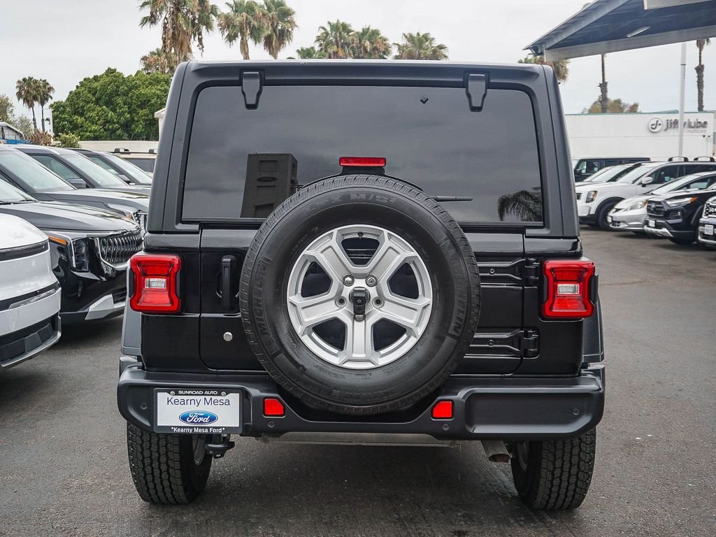 Used 2018 Black Jeep Unlimited Rubicon image 6