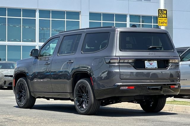 New 2026 Baltic-Gray Metallic Clear-Coat Exterior Paint Jeep Limited Reserve image 5