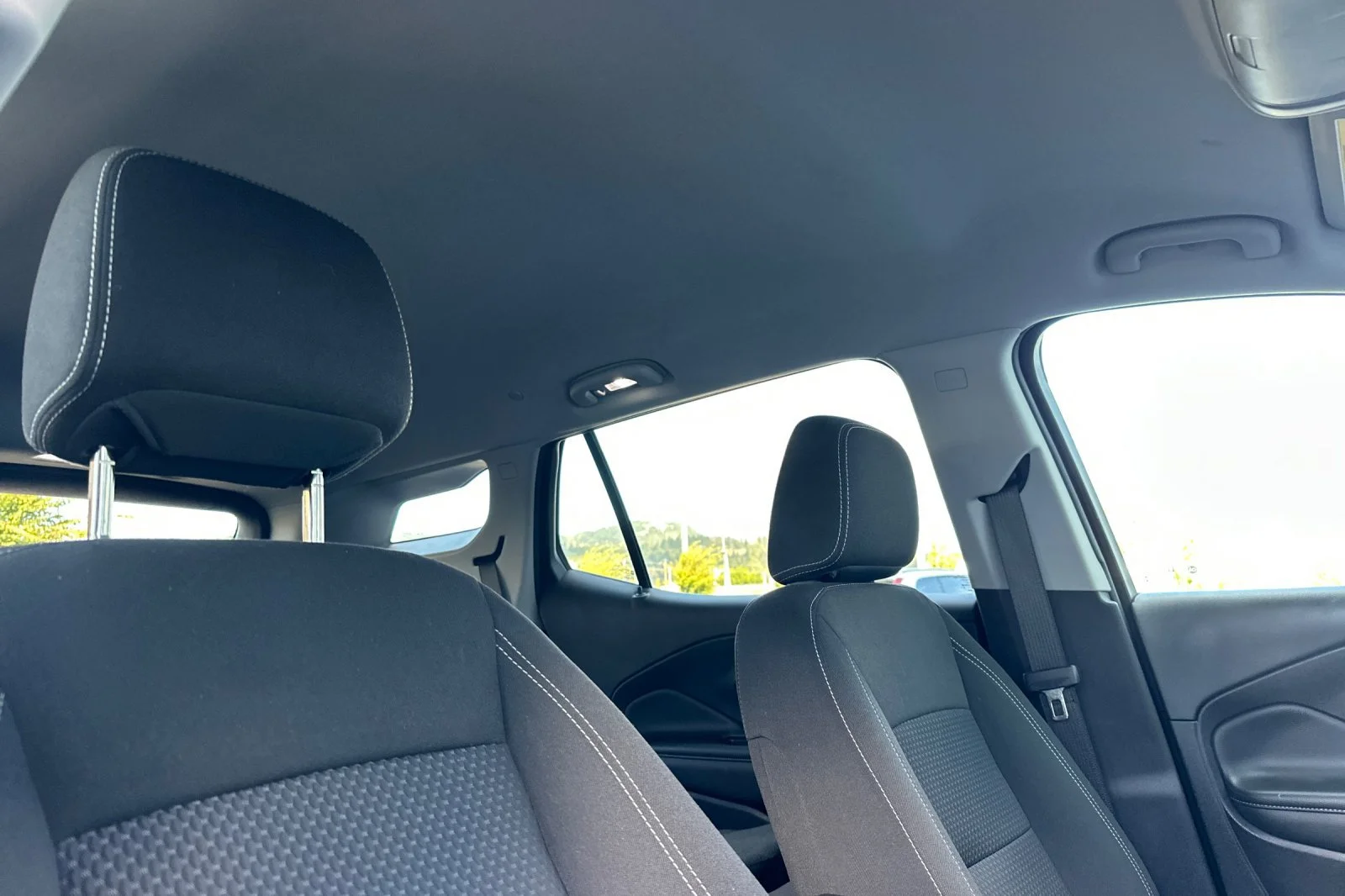 Used 2022 Black GMC SLE image 18