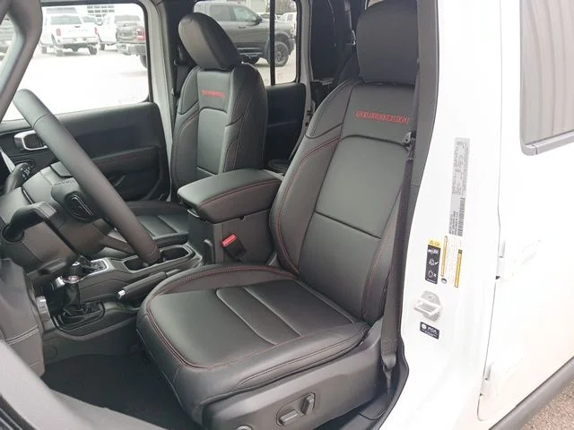 New 2026 Bright White Clear-Coat Exterior Paint Jeep Rubicon image 36