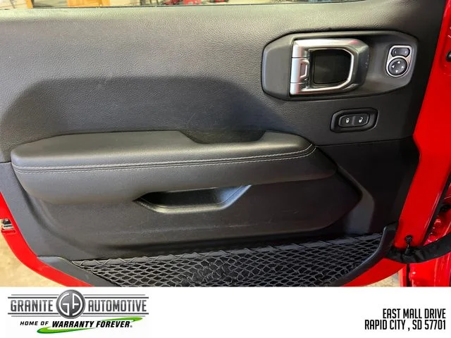 2023 Jeep Wrangler 4-Door Sahara - Photo 10