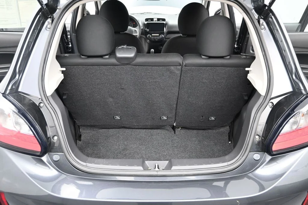 Used 2024  Mitsubishi ES image 11