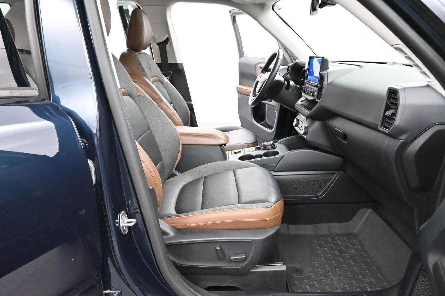 Used 2021 Alto Blue Metallic Tinted Clearcoat Ford Outer Banks image 31