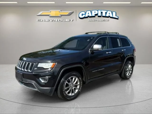 Used 2015  Jeep Limited image 1