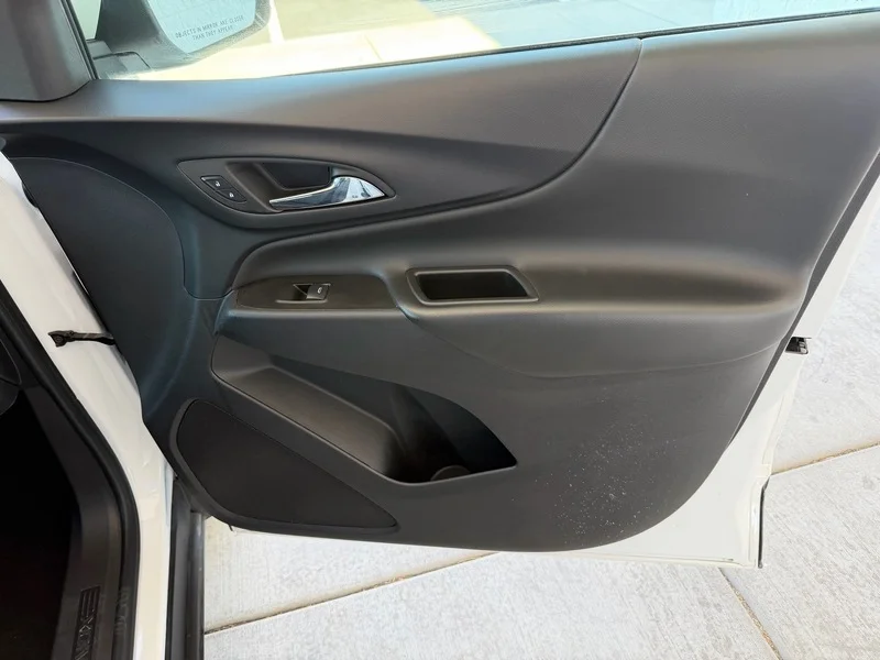 Used 2024 Summit White Chevrolet LT image 17