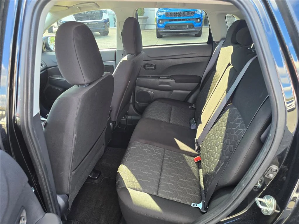 Used 2025 Black Mitsubishi 2.0 SE image 12