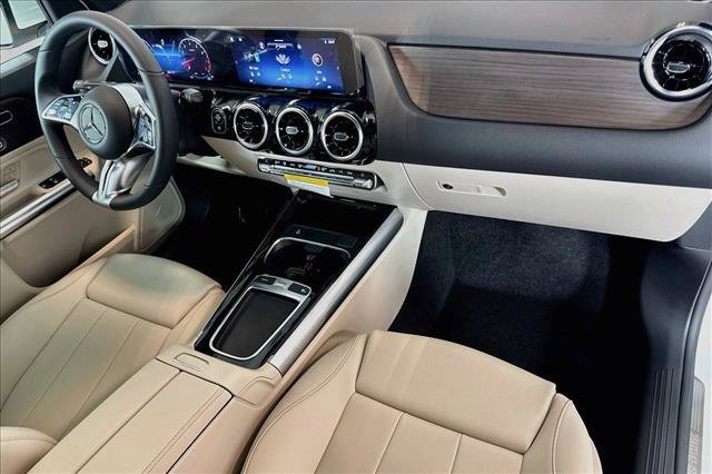 New 2026 Polar White Mercedes-Benz GLA 250 image 57
