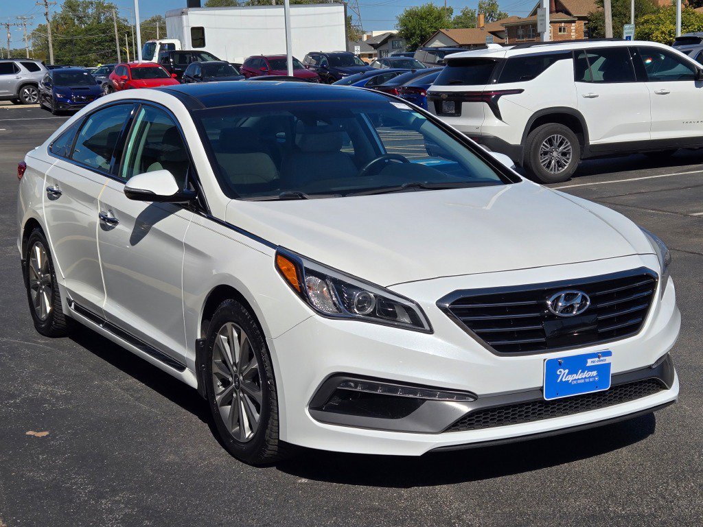 Used 2016 Quartz White Pearl Hyundai Limited image 3