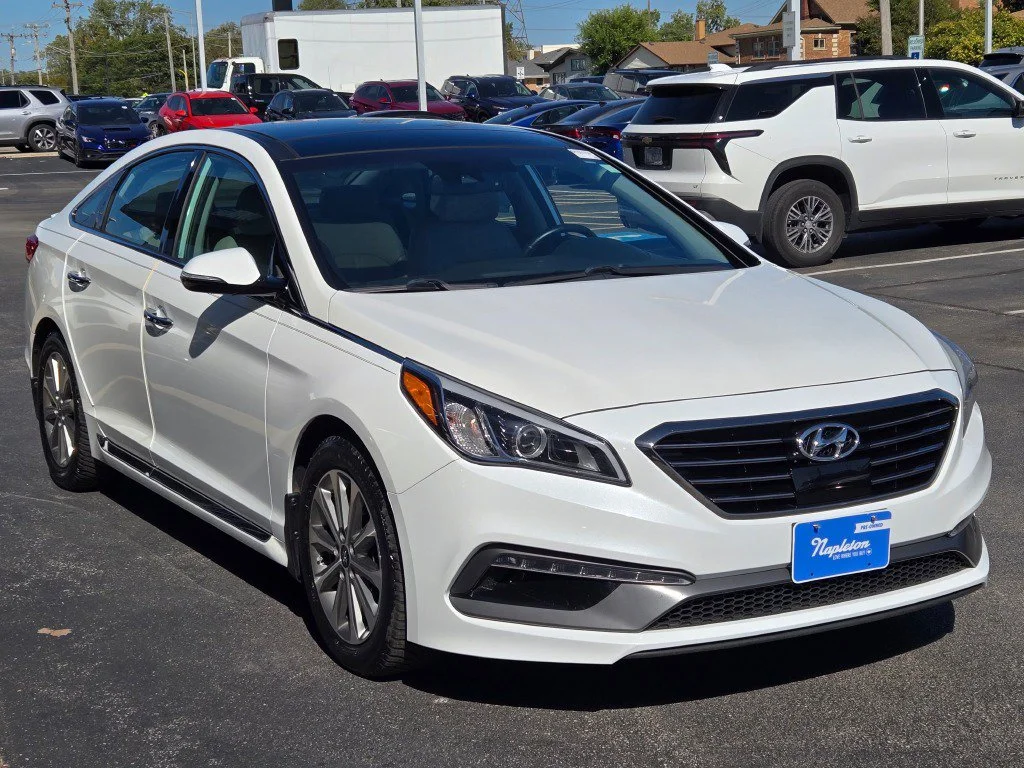 Used 2016 White Hyundai Limited image 3