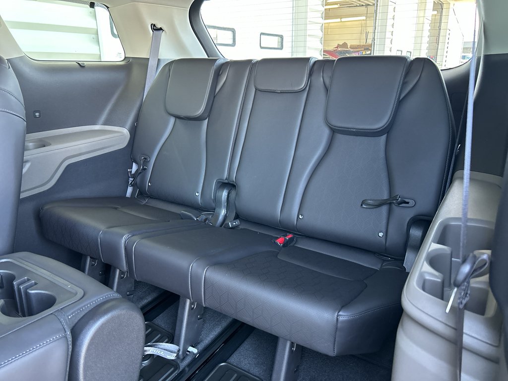 New 2026 Snow White Pearl Kia EX image 13