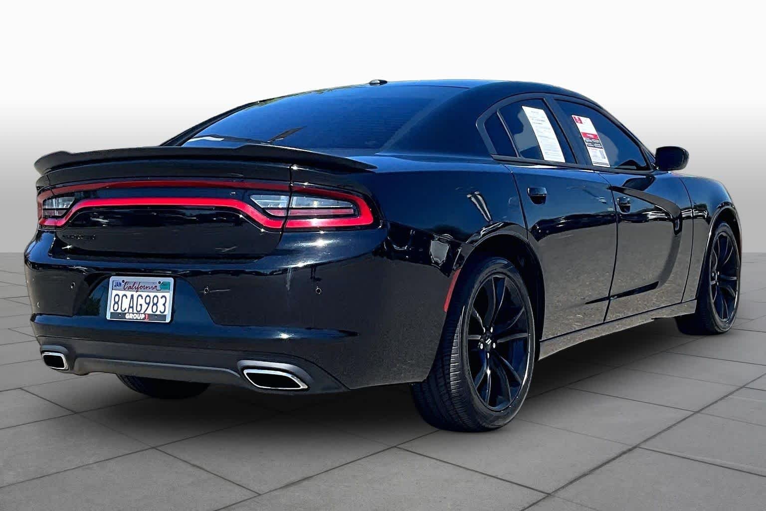 Used 2017 Pitch Black Clearcoat Dodge SE image 12