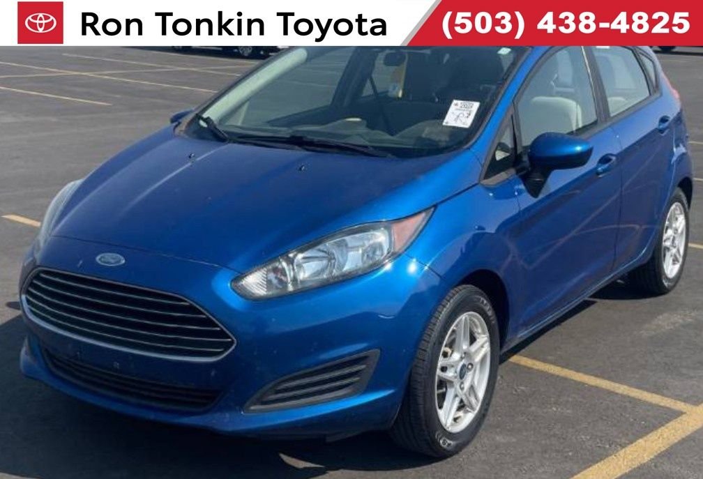 Used 2018 Lightning Blue Metallic Ford SE image 1