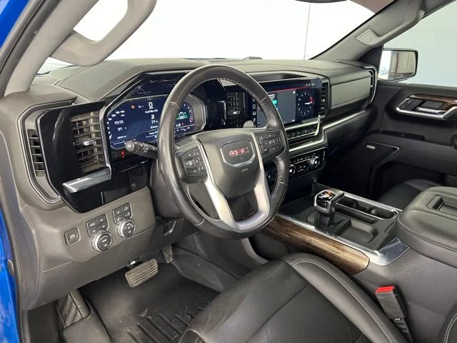 Used 2022 Blue Metallic GMC Elevation image 12