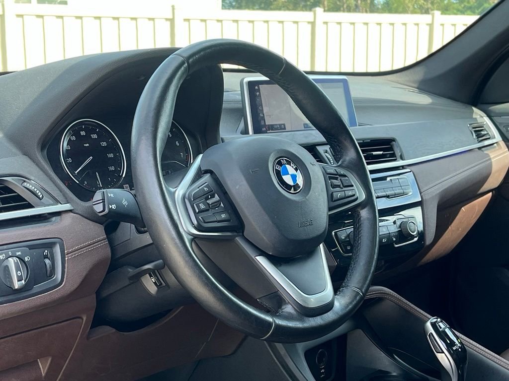 Used 2020 Beige BMW xDrive28i image 19