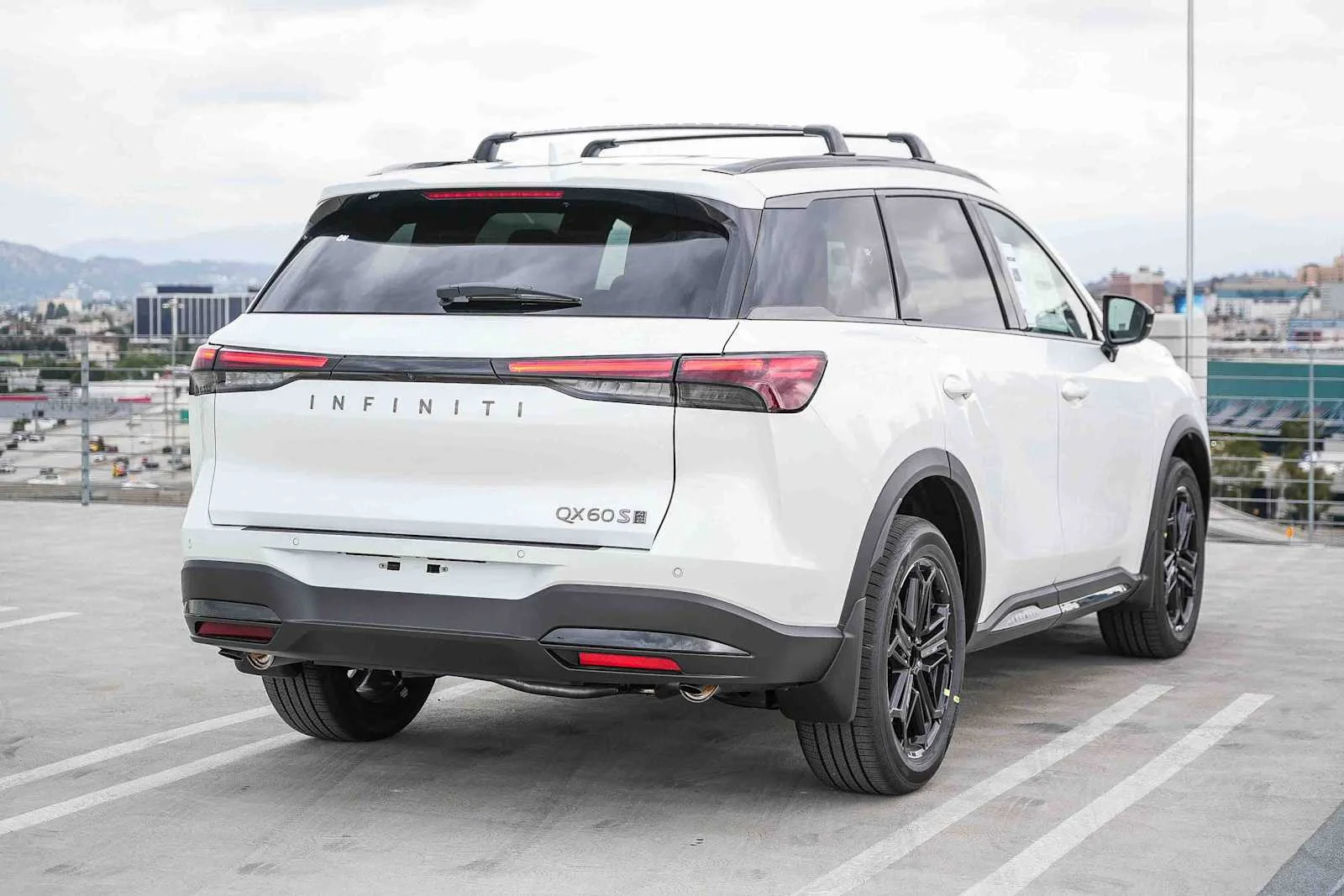 New 2026 RADIANT WHITE INFINITI Sport AWD image 6