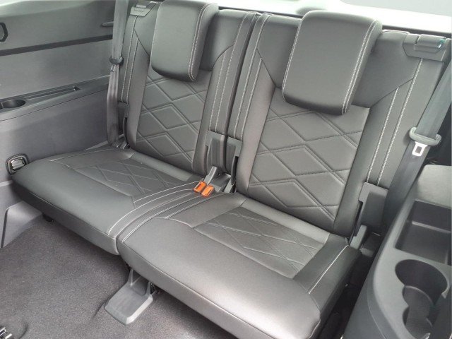 New 2026 Avocado Green Pearl Volkswagen SE w/Technology 4M image 14