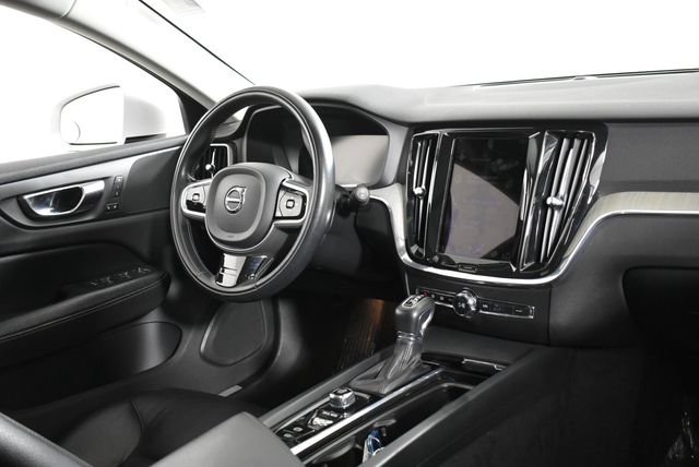 Used 2021 White Volvo T5 image 21