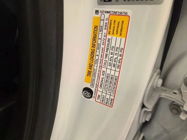 Used 2022 White GMC SLE image 18