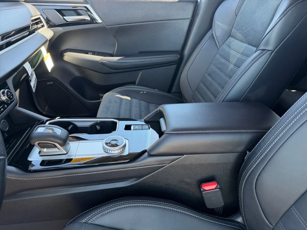 New 2026 Cosmic Blue Metallic Mitsubishi SE image 12