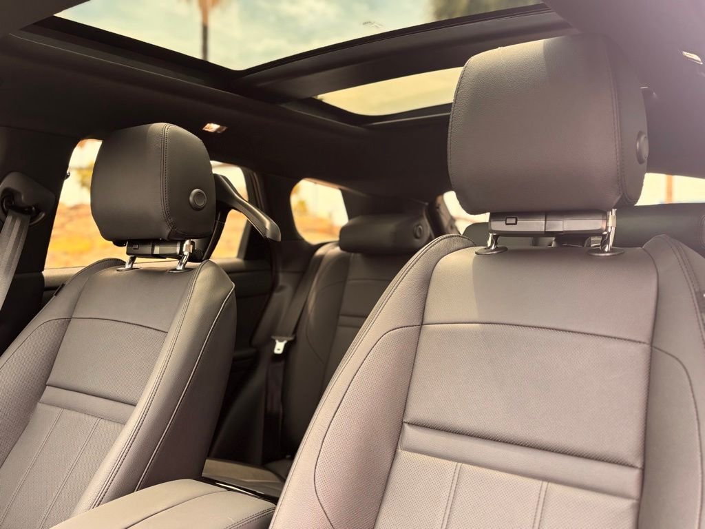 New 2026 Seoul Pearl Silver Land Rover Dynamic image 14