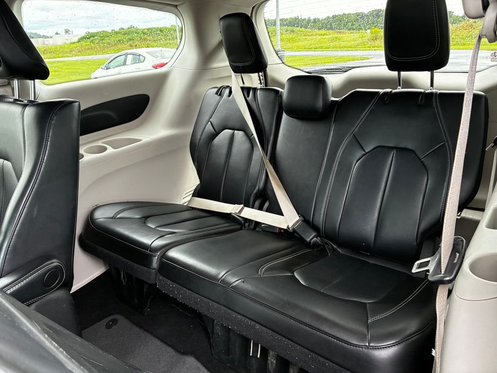 Used 2023 White Chrysler Touring L image 19