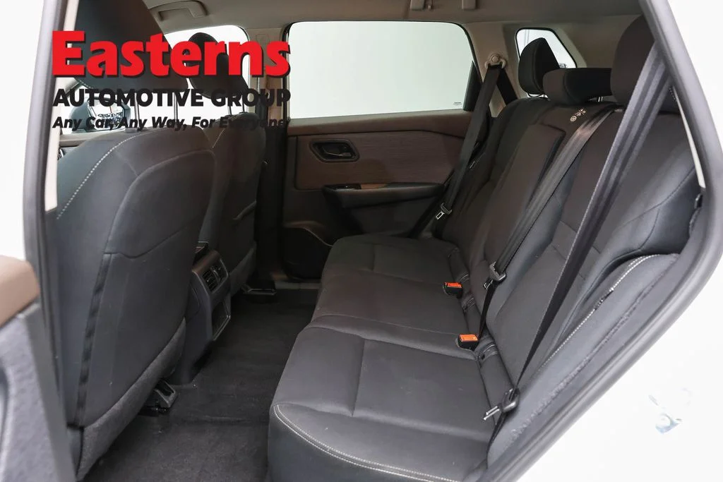 Used 2023 White Nissan S image 21