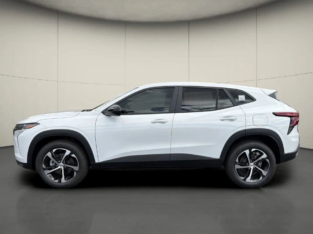 New 2026 Summit White Chevrolet 1RS image 4