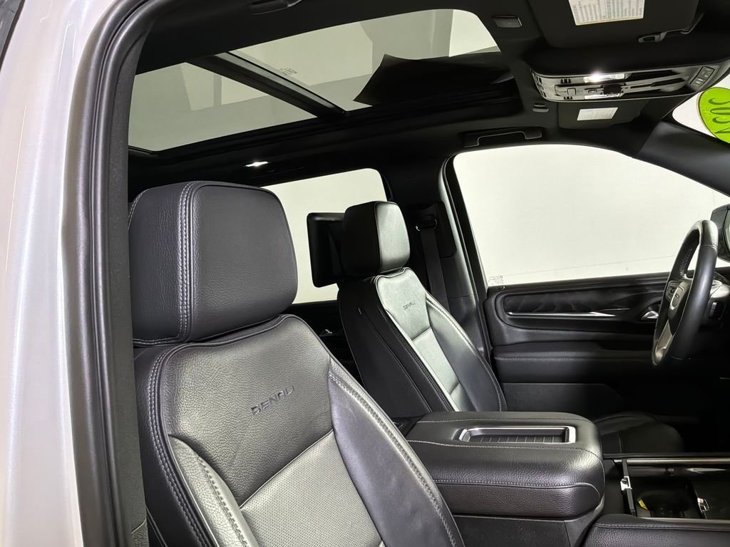 Used 2024 White GMC Denali image 23