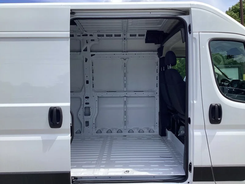 New 2026 Bright White Clear-Coat Exterior Paint RAM High Roof image 10