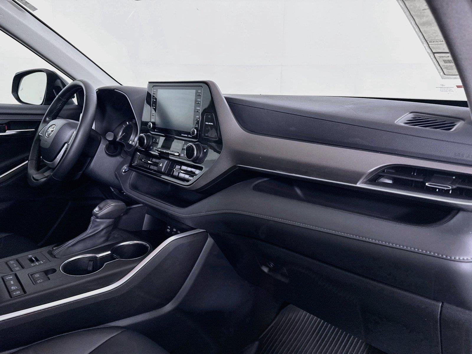 Used 2022 Midnight Black Metallic Toyota XLE image 43