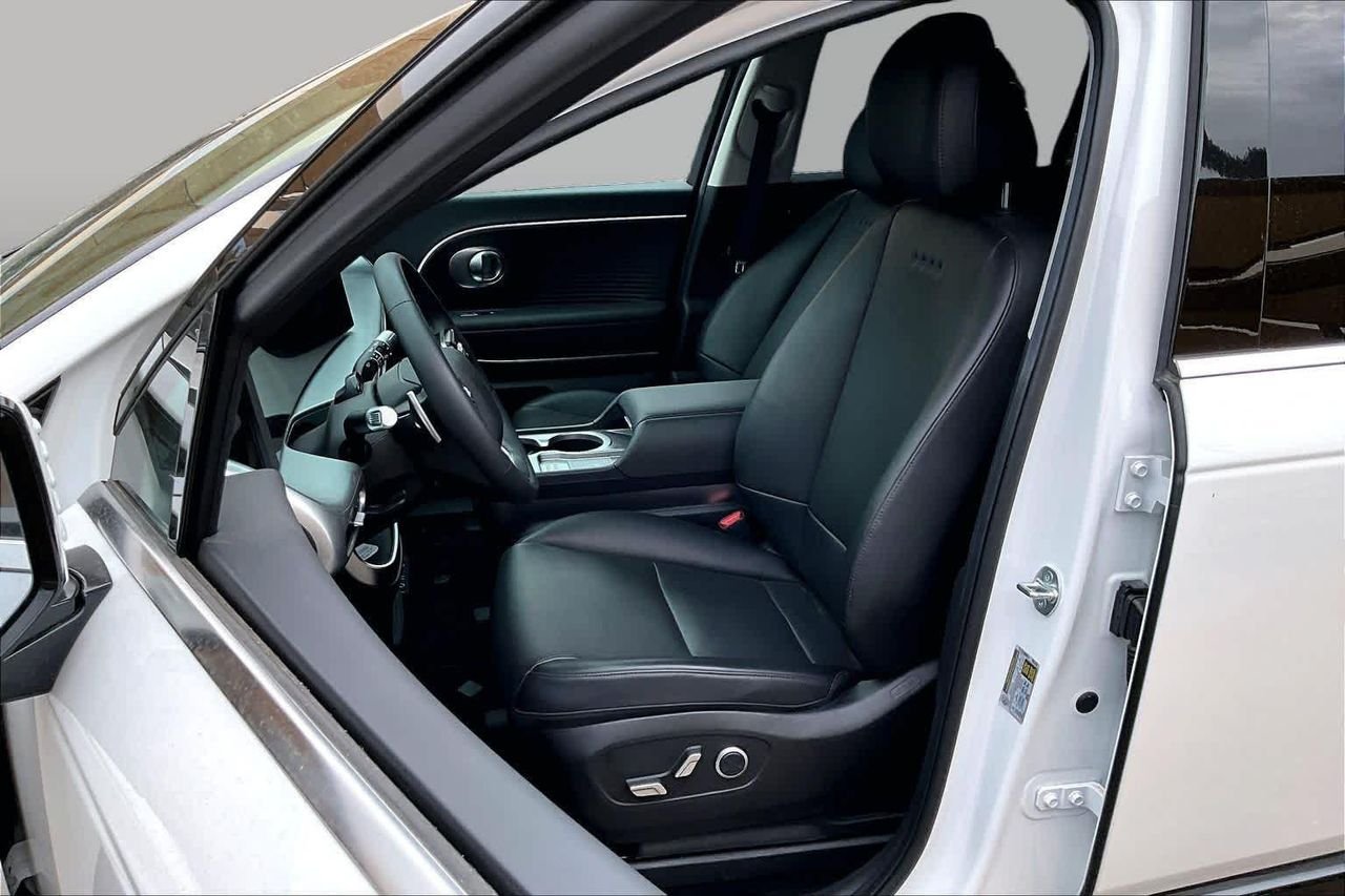 New 2026 Snow White Pearl Hyundai SEL image 9
