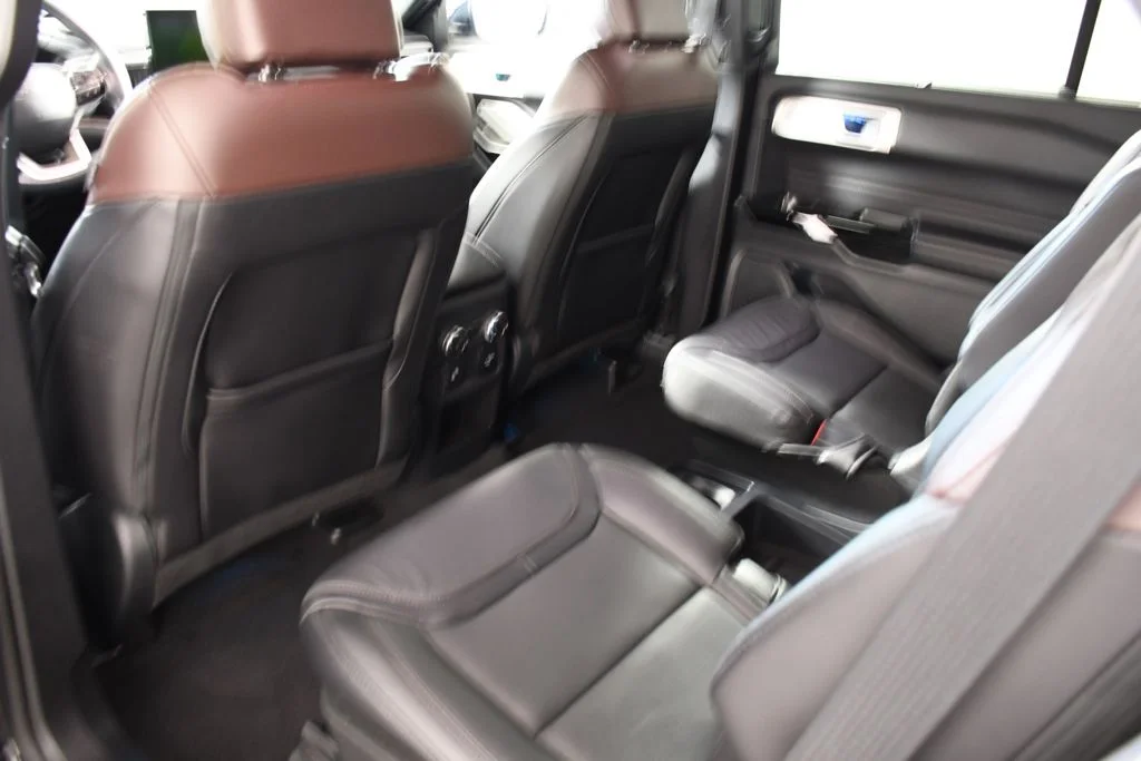Used 2021 Agate Black Metallic Ford Platinum image 27