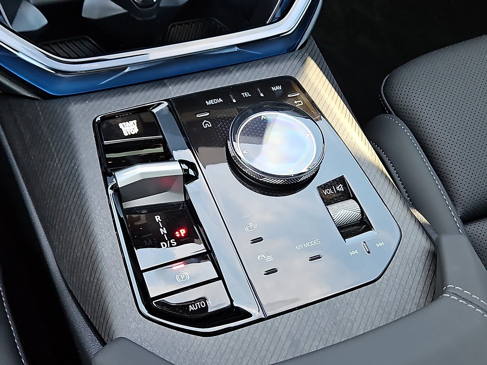 New 2026 Tanzanite Blue BMW 30 xDrive All-Wheel Drive Sports Activity Vehicle image 15