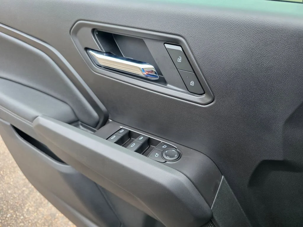 2025 Chevrolet Colorado LT - Photo 10