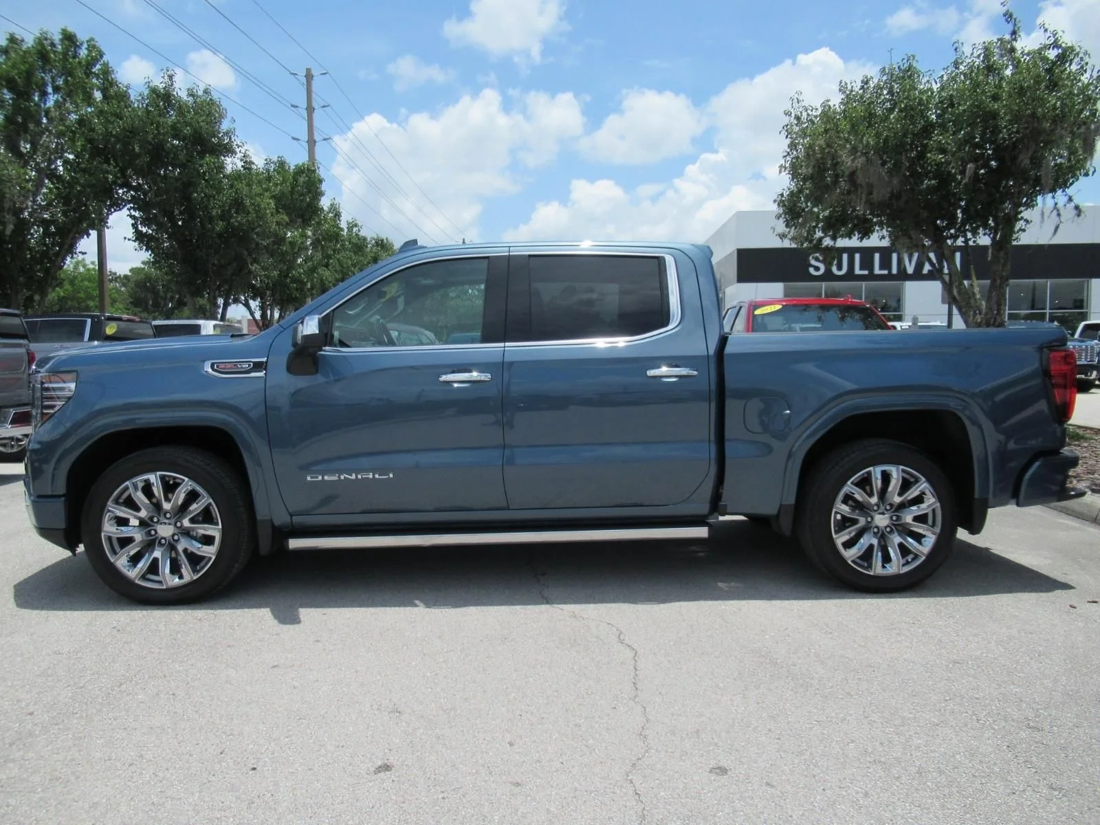 Used 2026  GMC Denali image 4