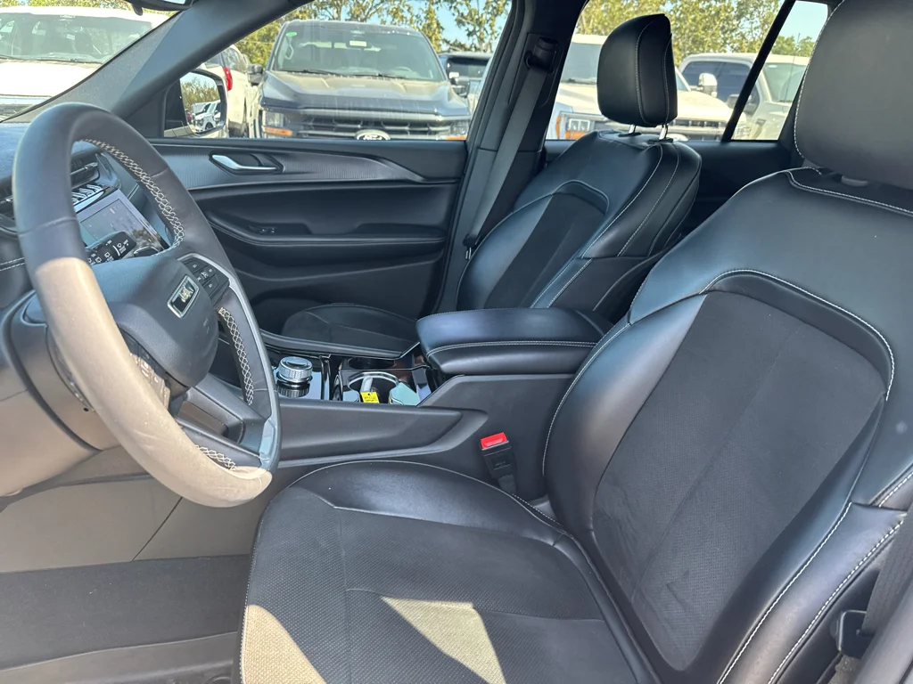Used 2023 Bright White Clearcoat Jeep Altitude image 12