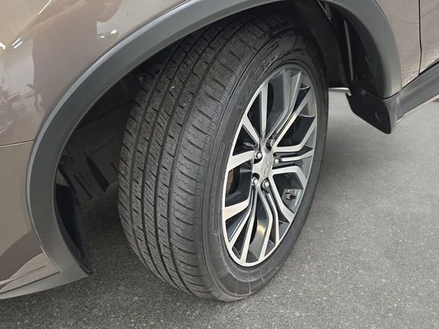 Used 2016 Black Mitsubishi ES image 27