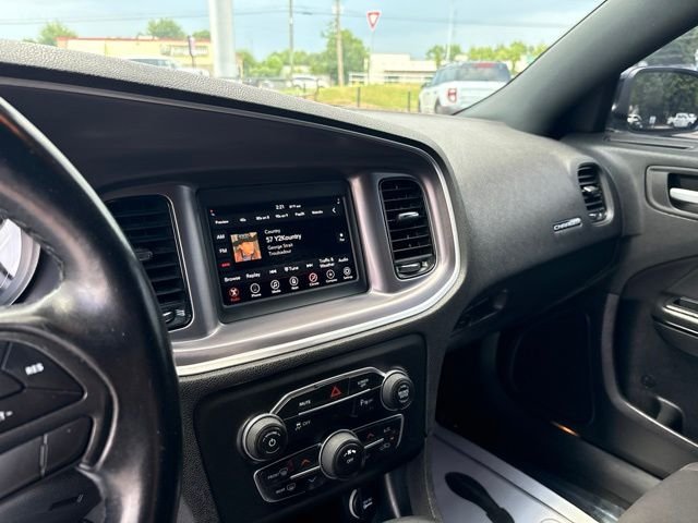 Used 2019 B5 Blue Pearlcoat Dodge SXT image 17