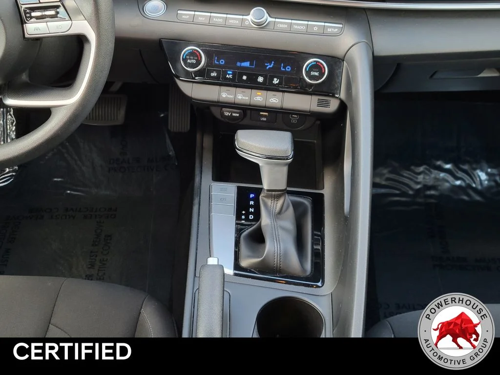Used 2024 White Hyundai SEL image 22
