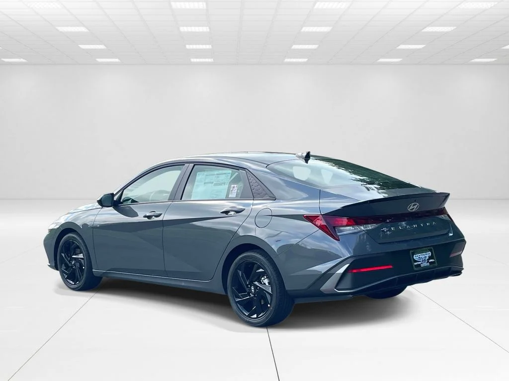New 2026 Gray Hyundai SEL Sport image 4