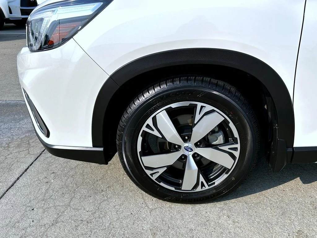 Used 2021 White Subaru Touring image 23