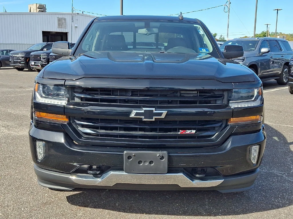 Used 2018 BLACK Chevrolet LT image 4