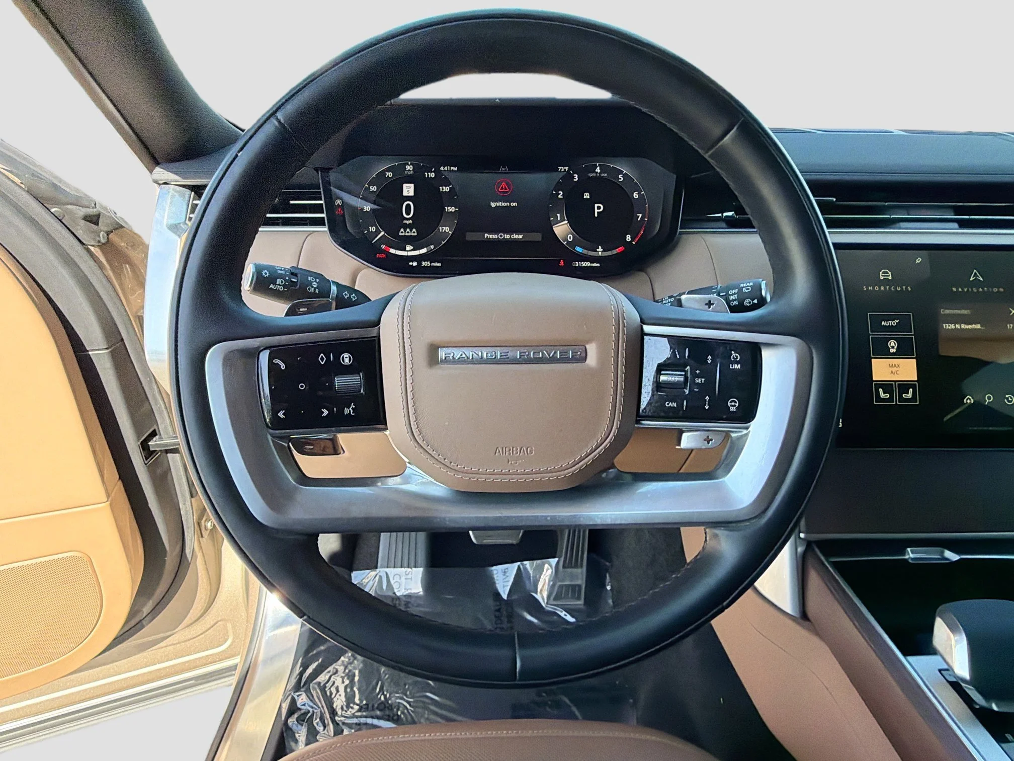Used 2024 Sunset Gold SV Bespoke Ultra Metallic Satin Land Rover SE image 39