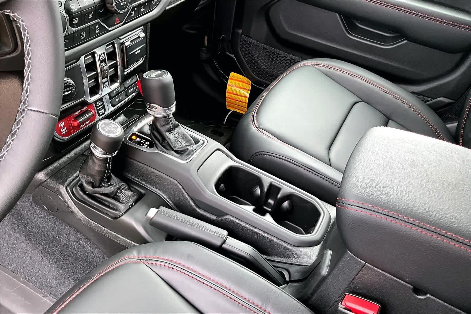 New 2026 Granite Crystal Metallic Clearcoat Jeep Rubicon X image 7