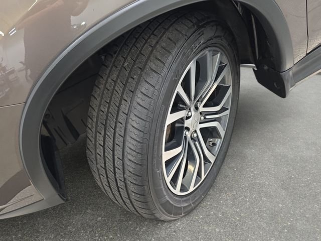 Used 2016 Black Mitsubishi ES image 27