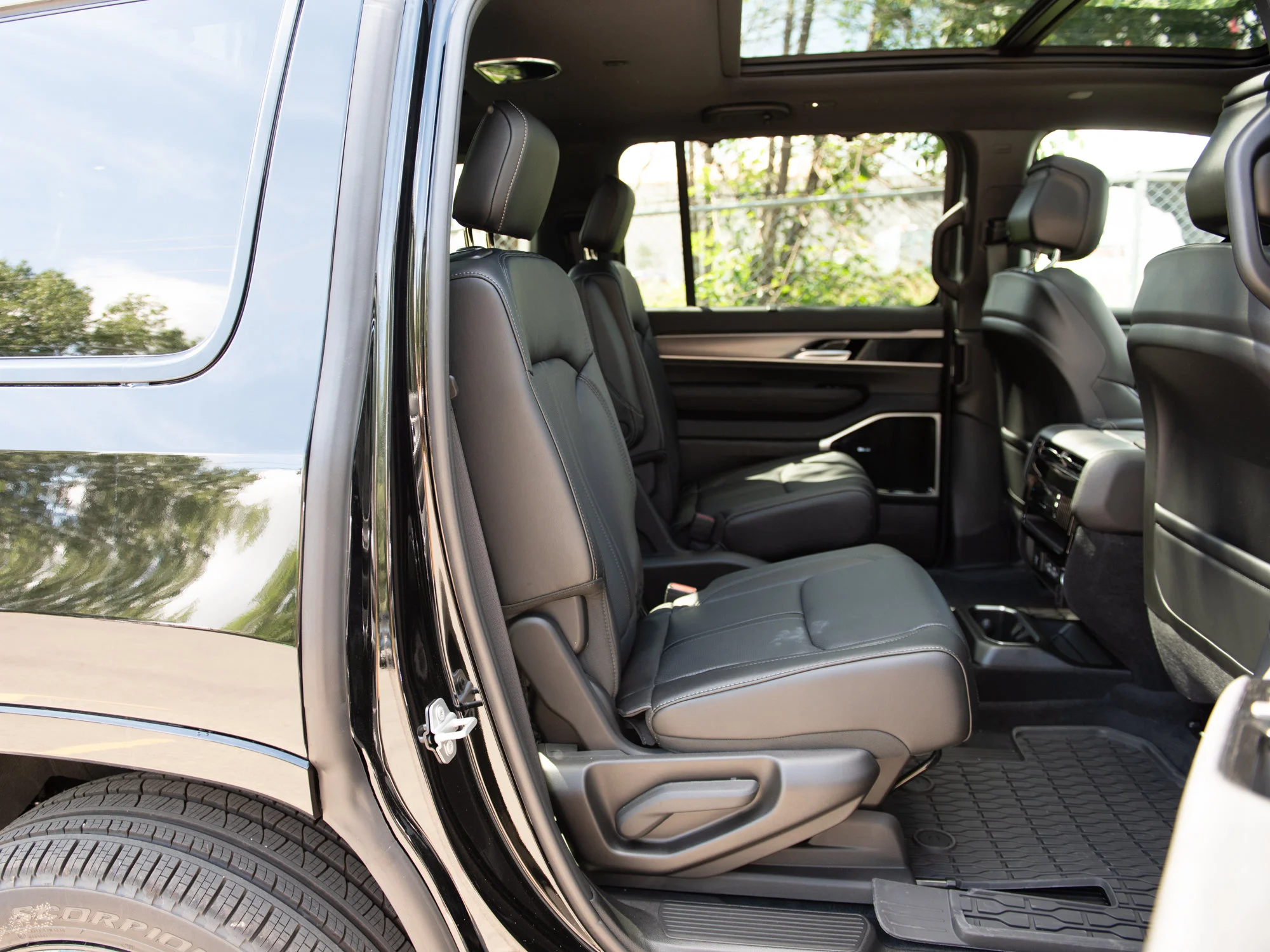 New 2026 Black Jeep Limited Reserve* image 29