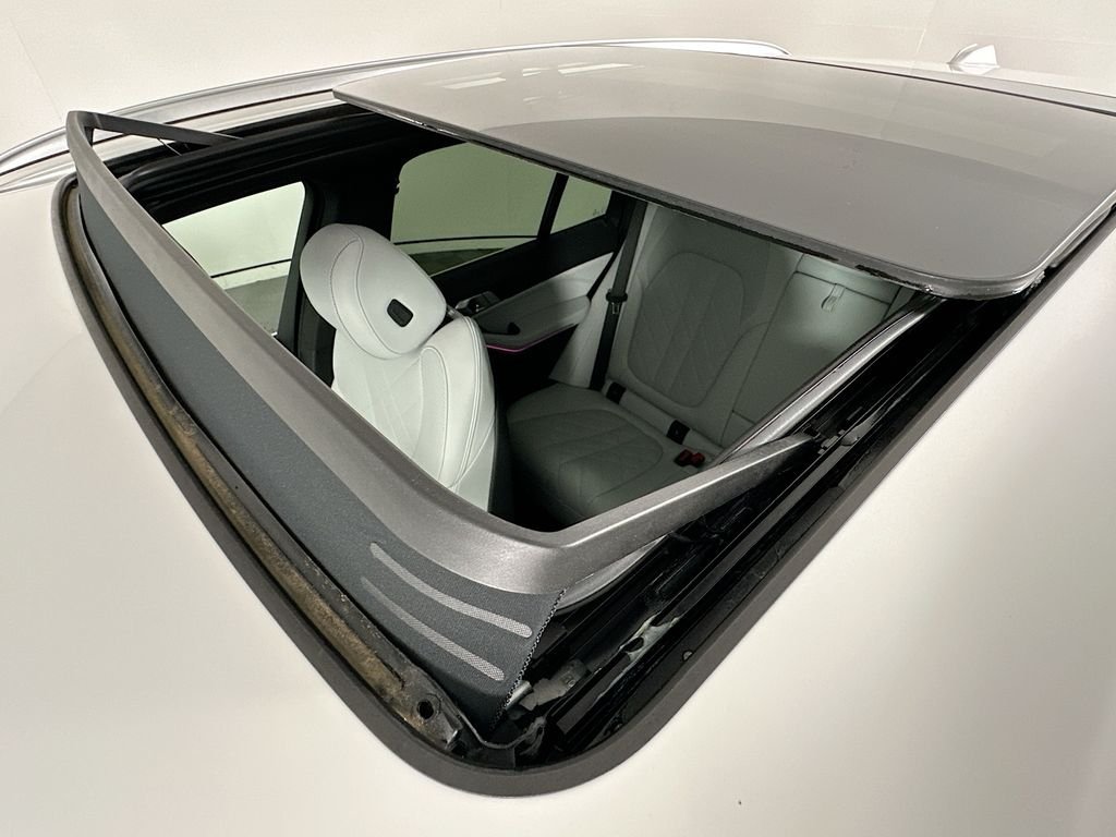 Certified Used 2024 Mineral White Metallic BMW xDrive40i image 22