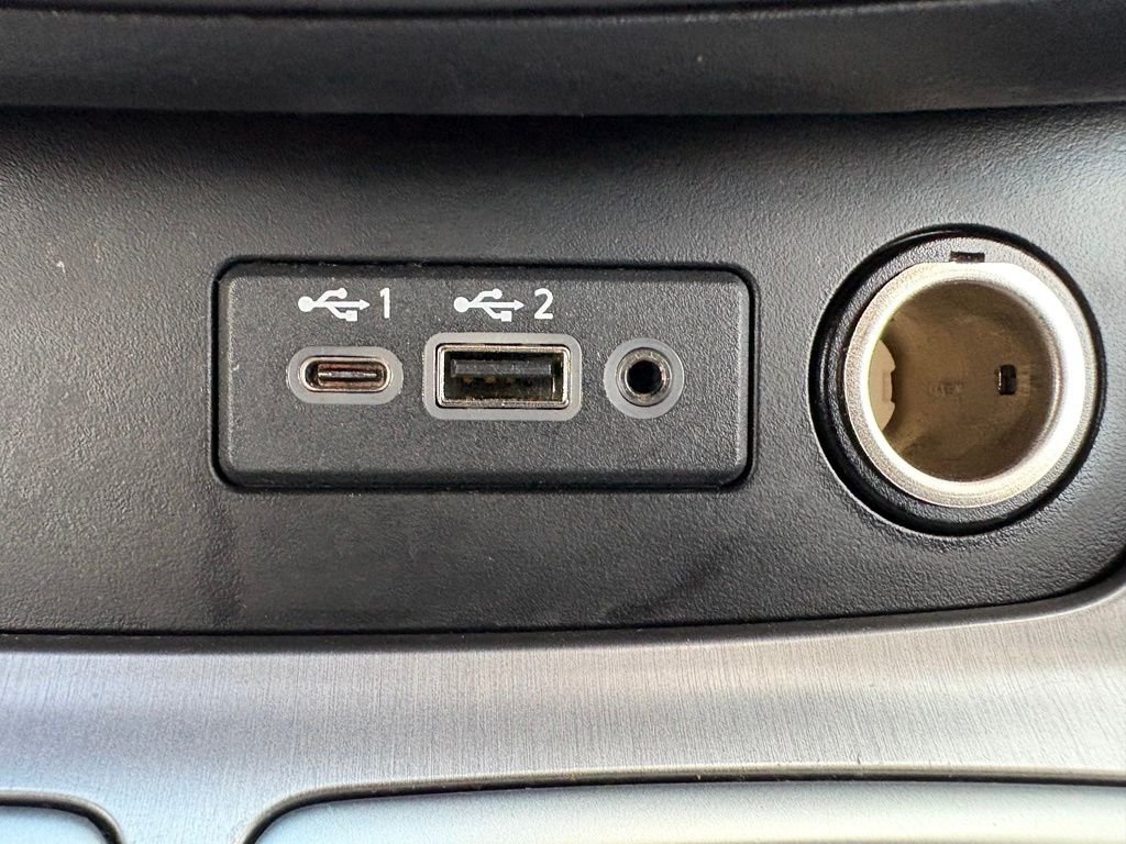 Used 2020 Gray Nissan SV image 27