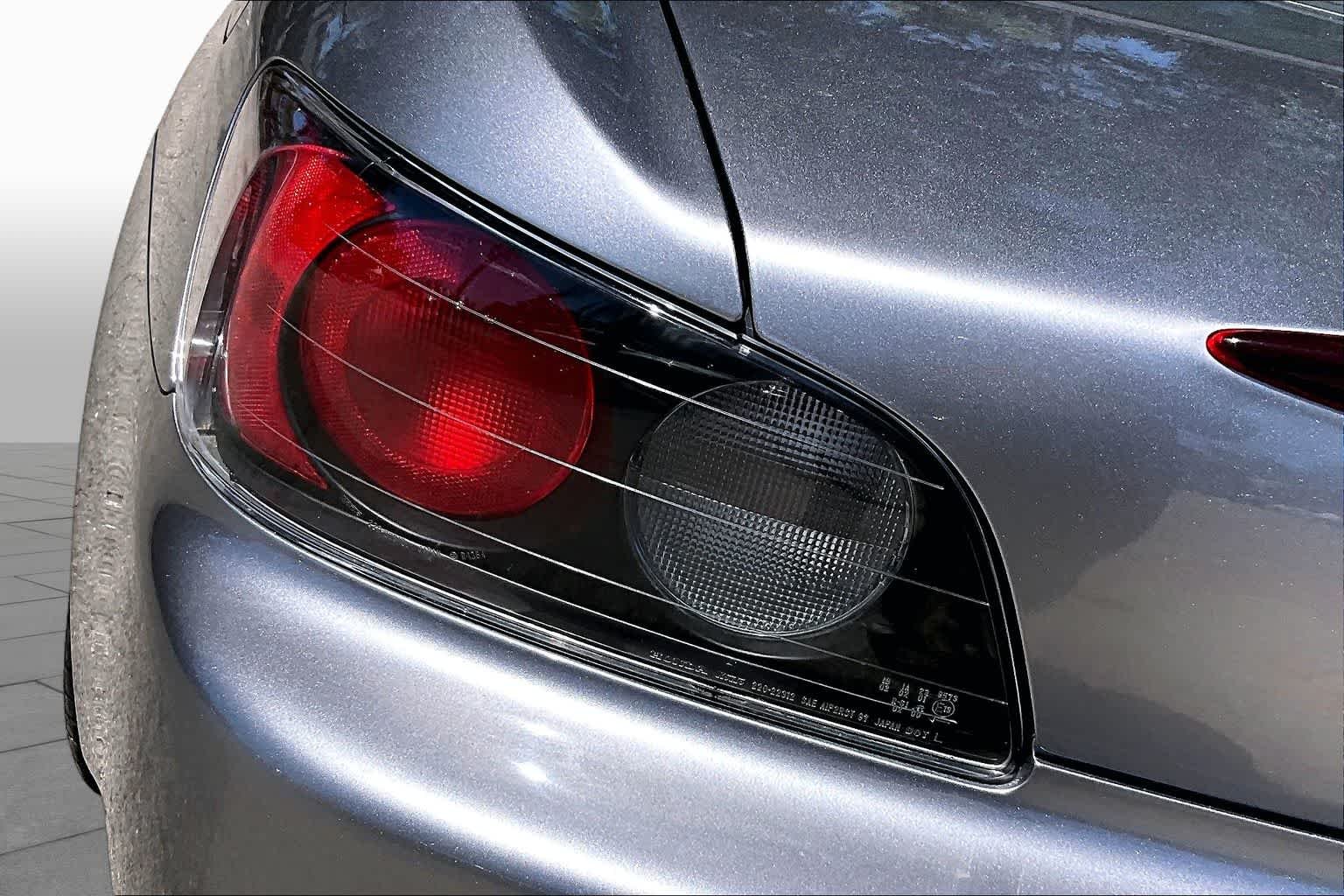 Used 2001 Silverstone Metallic Honda  image 24