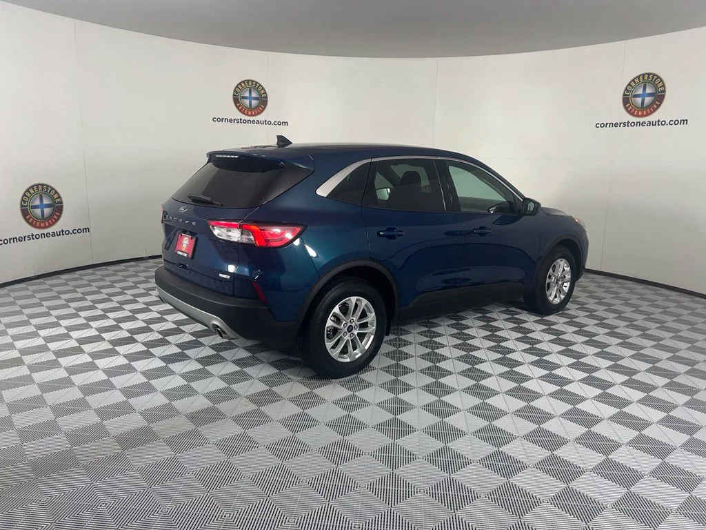 Used 2020 Green Ford SE image 18